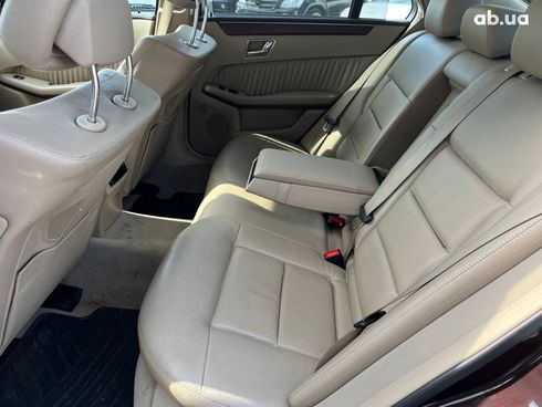 Mercedes-Benz E-Класс 2010 коричневый - фото 34