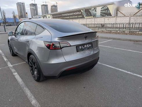 Tesla Model Y 2024 - фото 17