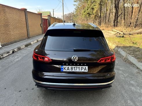 Volkswagen Touareg 2018 коричневый - фото 18