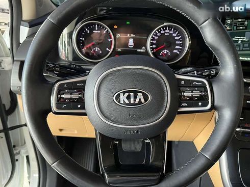 Kia Carnival 2021 - фото 10