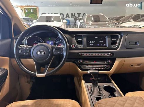 Kia Carnival 2020 - фото 12