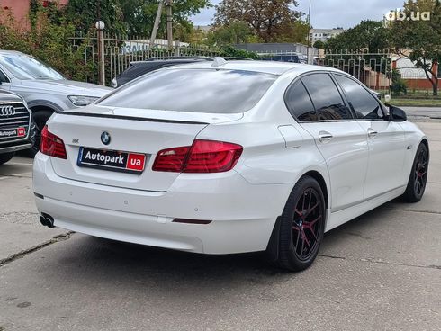 BMW 5 серия 2013 белый - фото 9