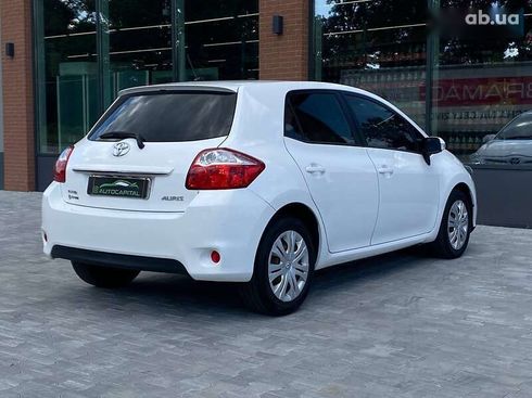 Toyota Auris 2011 - фото 11