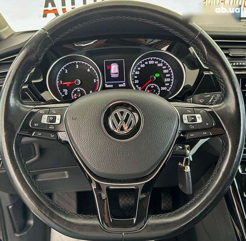 Volkswagen Touran 2018 - фото 17