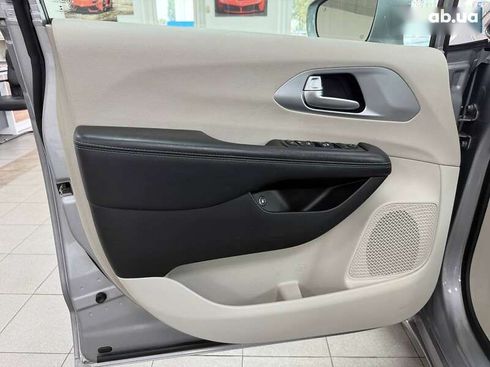 Chrysler Pacifica 2017 - фото 20