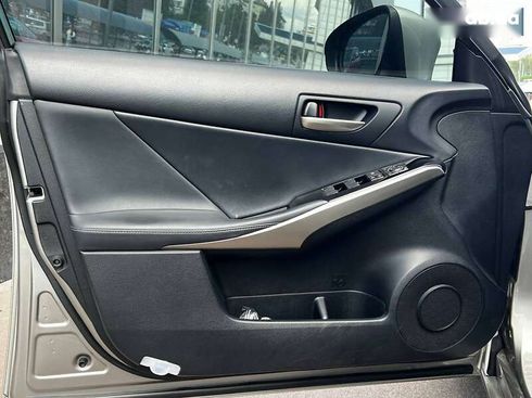 Lexus IS 2017 - фото 21