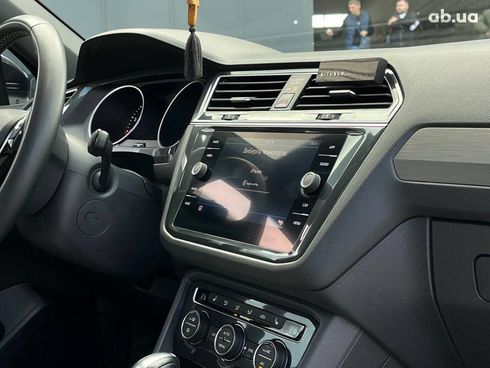 Volkswagen Tiguan 2020 черный - фото 41