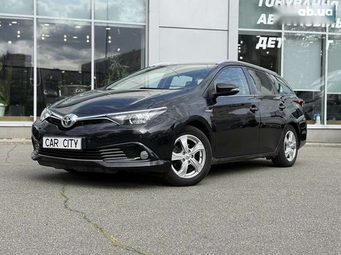 Toyota Auris 2018 - фото 3