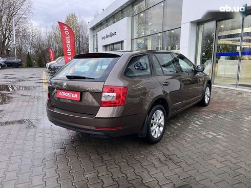 Skoda Octavia 2019 - фото 9