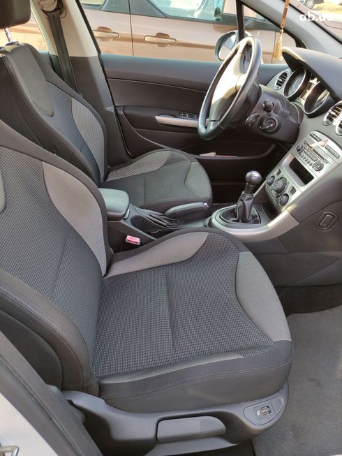 Peugeot 308 2012 белый - фото 17