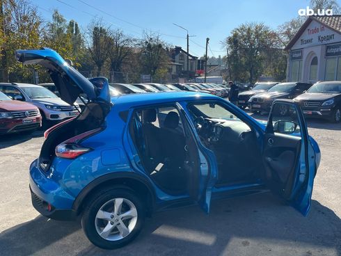 Nissan Juke 2019 синий - фото 16