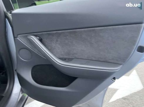 Tesla Model Y 2024 - фото 28
