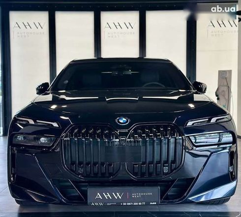 BMW i7 2023 - фото 3