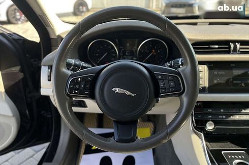 Jaguar XF 2016 - фото 21