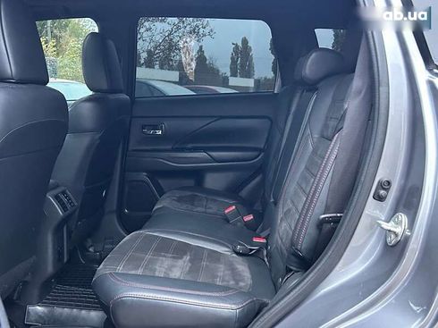 Mitsubishi Outlander 2020 - фото 30