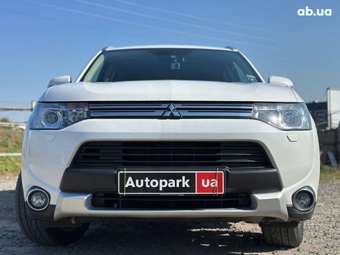 Mitsubishi Outlander 2015 белый - фото 2