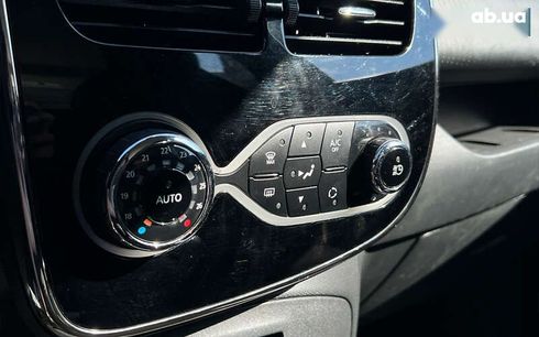 Renault Zoe 2017 - фото 19