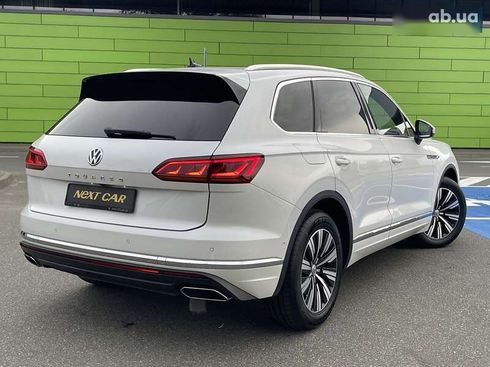 Volkswagen Touareg 2018 - фото 9