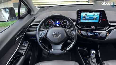 Toyota C-HR 2021 - фото 9