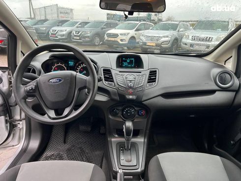 Ford Fiesta 2015 серый - фото 68