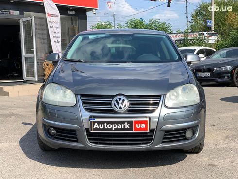 Volkswagen Jetta 2009 серый - фото 2