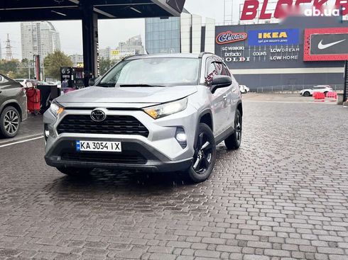 Toyota RAV4 2020 - фото 11