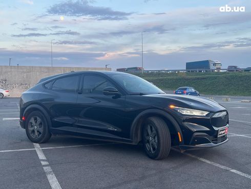 Ford Mustang Mach-E 2023 черный - фото 15