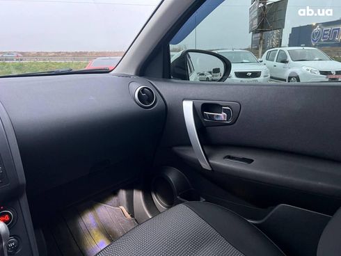 Nissan Qashqai 2011 белый - фото 33