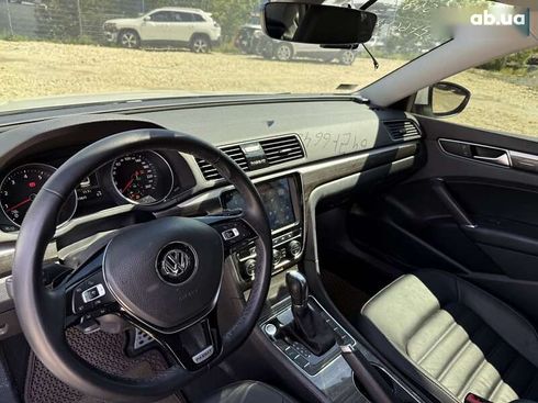 Volkswagen Passat 2018 - фото 25