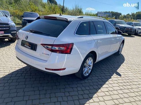 Skoda Superb 2019 - фото 7