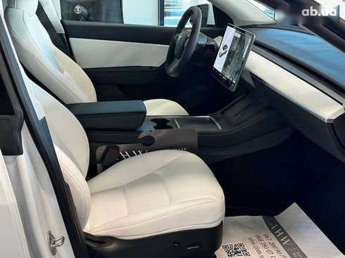 Tesla Model Y 2021 - фото 19