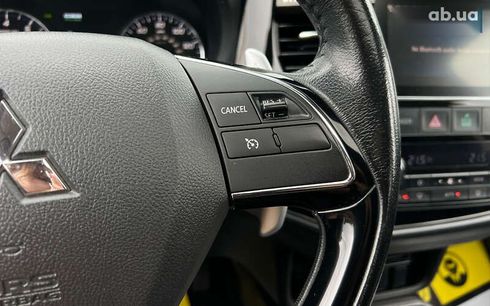 Mitsubishi Outlander 2017 - фото 25