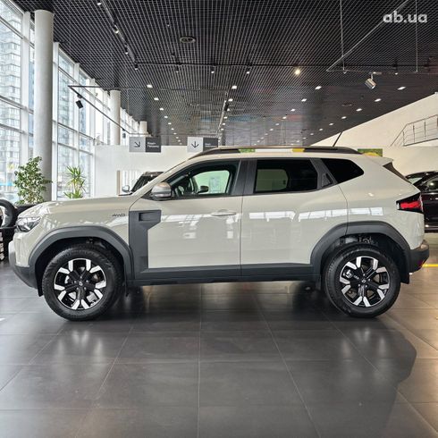 Renault Duster 2024 бежевый - фото 3