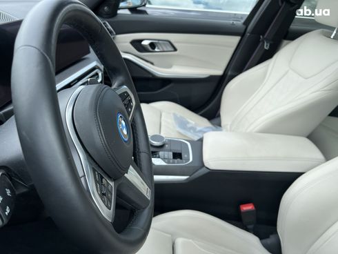 BMW 3 серия 2023 - фото 12