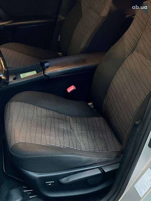 Toyota Avensis 2011 - фото 23