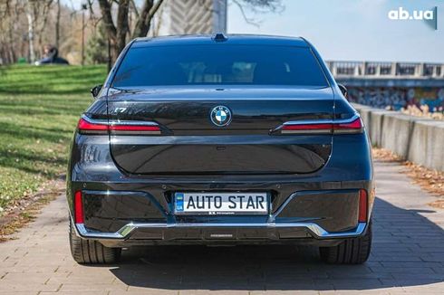 BMW i7 2022 - фото 12