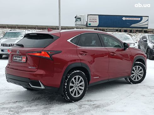 Lexus NX 2020 красный - фото 12