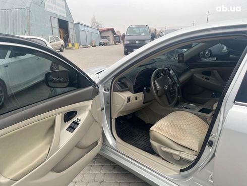 Toyota Camry 2008 серый - фото 13