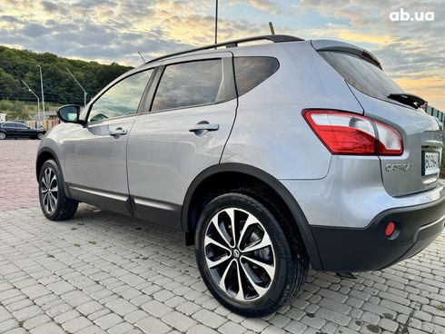Nissan Qashqai 2013 серебристый - фото 15