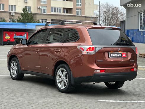 Mitsubishi Outlander 2013 коричневый - фото 6