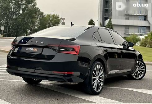 Skoda Superb 2020 - фото 13