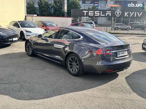 Tesla Model S 2018 - фото 12