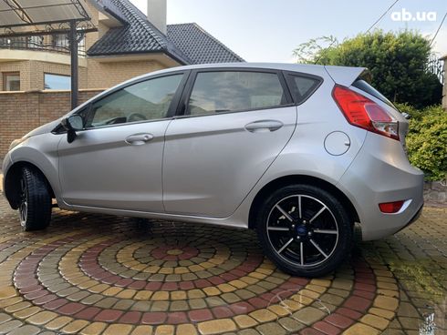 Ford Fiesta 2019 серый - фото 4