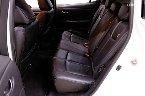 Nissan Leaf 2017 белый - фото 8