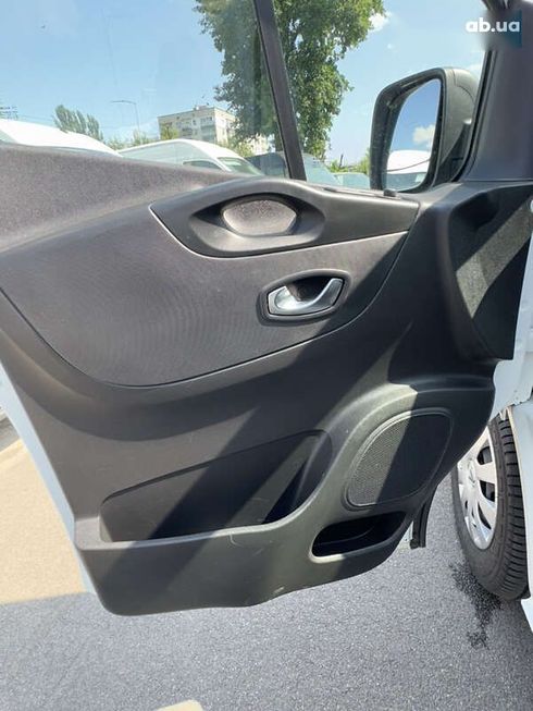 Renault Trafic 2019 - фото 15