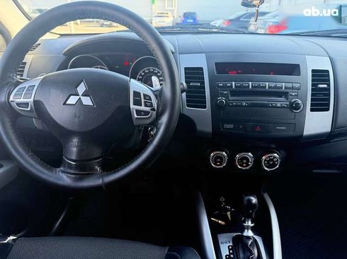Mitsubishi Outlander 2010 - фото 14