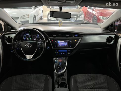 Toyota Auris 2013 белый - фото 3