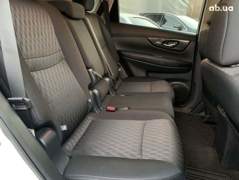 Nissan Rogue 2018 белый - фото 38