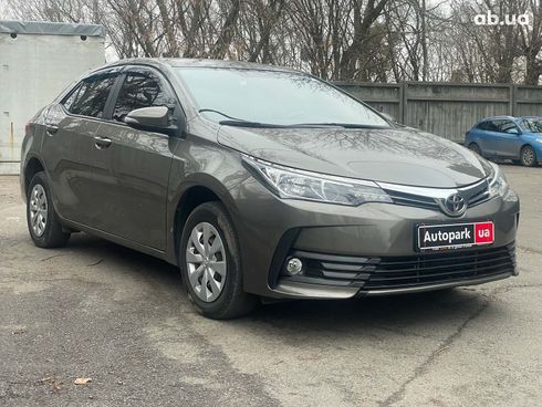 Toyota Corolla 2017 серый - фото 3