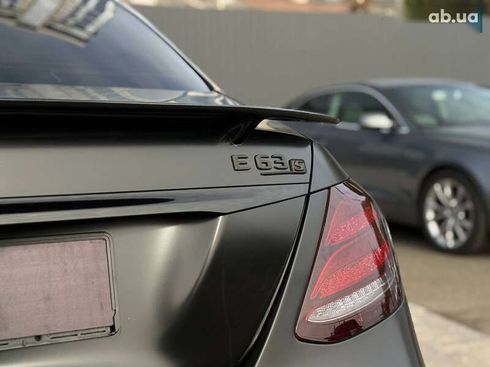 Mercedes-Benz E-Класс 2019 - фото 7